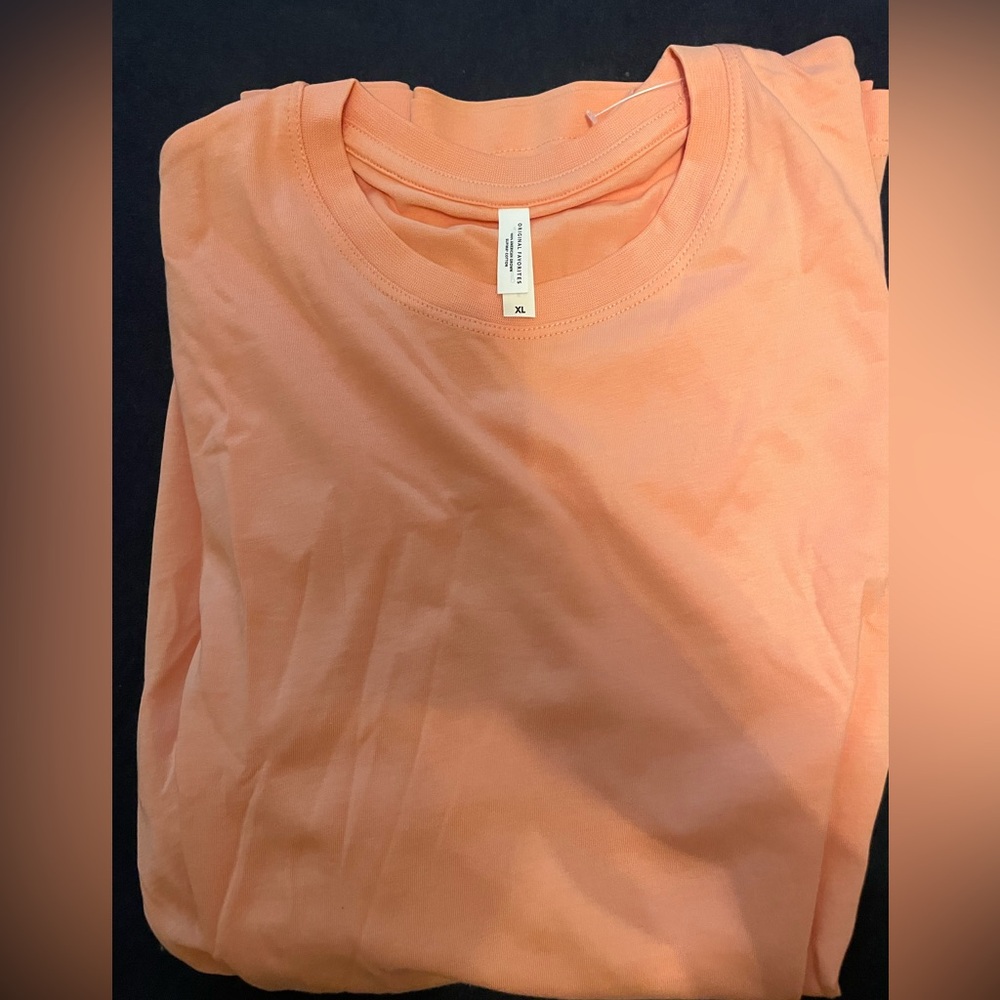 Cotton T-shirt.